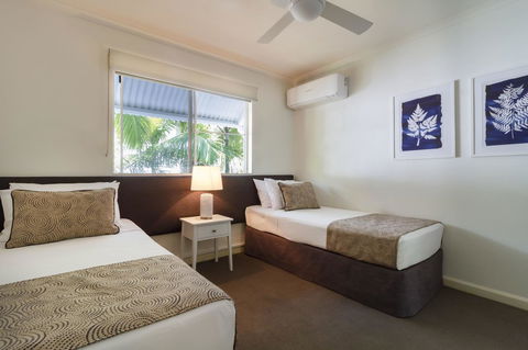 The White House Port Douglas - Tourism Search 37