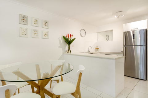 The White House Port Douglas - Tourism Search 12