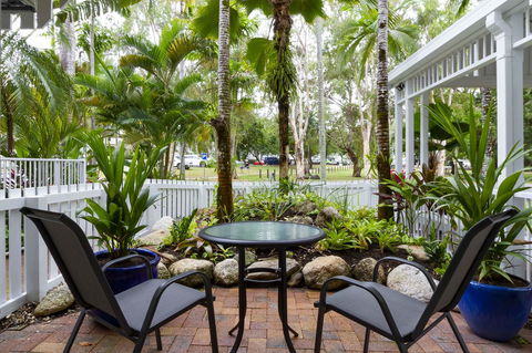 The White House Port Douglas - Tourism Search 9