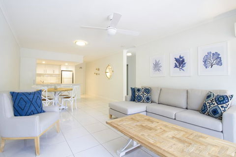The White House Port Douglas - Tourism Search 5