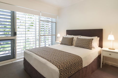 The White House Port Douglas - Tourism Search 6