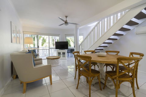 The White House Port Douglas - Tourism Search 7