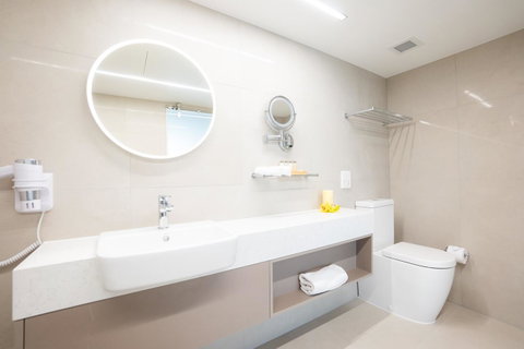 Pacific Hotel Cairns - Tourism Search 21