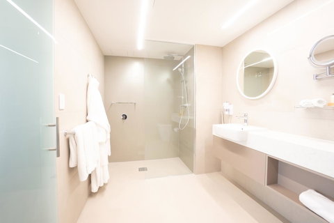 Pacific Hotel Cairns - Tourism Search 5