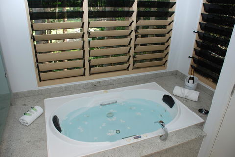 Sanctuary Palm Cove - Tourism Search 15