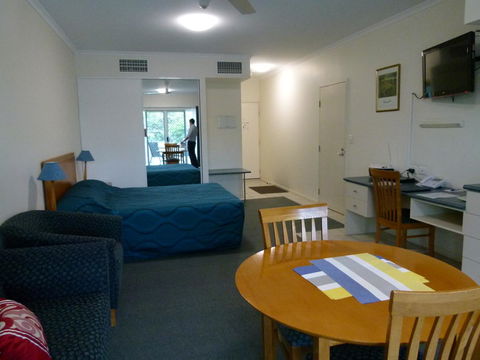 Madison Ocean Breeze Apartments - Tourism Search 27