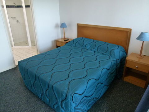 Madison Ocean Breeze Apartments - Tourism Search 31