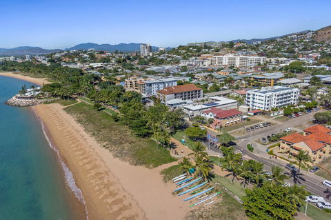 Madison Ocean Breeze Apartments - Tourism Search 4