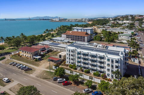 Madison Ocean Breeze Apartments - Tourism Search 3