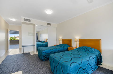 Madison Ocean Breeze Apartments - Tourism Search 10