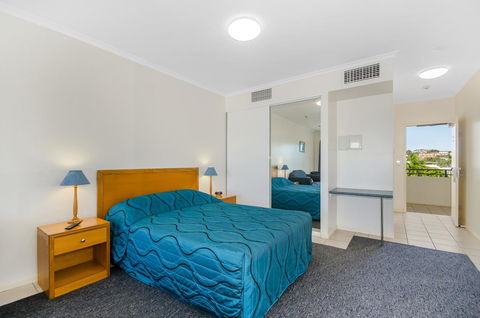 Madison Ocean Breeze Apartments - Tourism Search 9