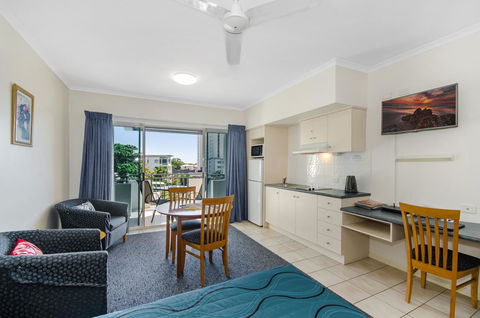 Madison Ocean Breeze Apartments - Tourism Search 11