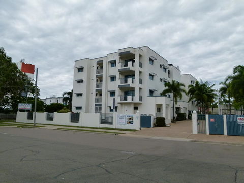 Madison Ocean Breeze Apartments - Tourism Search 6