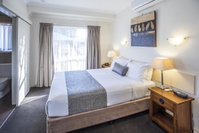 Book Emerald Accommodation Vacations Tourism Search Tourism Search