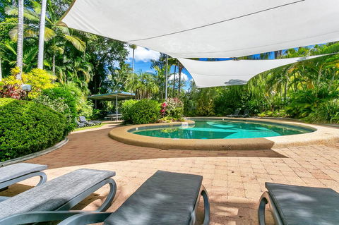 Roydon Beachfront Apartments - Tourism Search 14