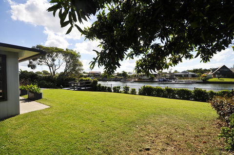 Bribie Island Canal Holiday Destination! - Tourism Search 22