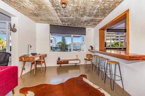 The Pink Hotel Coolangatta - Tourism Search 5