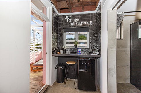 The Pink Hotel Coolangatta - Tourism Search 32
