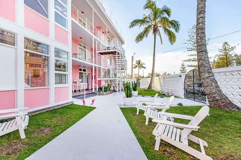 The Pink Hotel Coolangatta - Tourism Search 2
