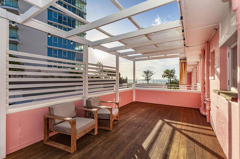 The Pink Hotel Coolangatta - Tourism Search 30