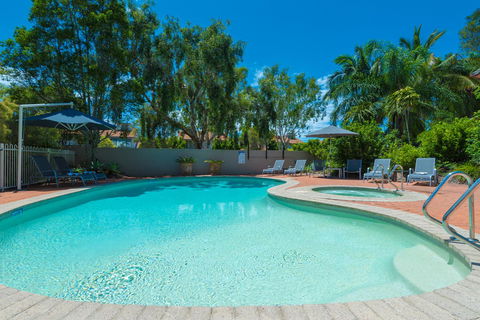 At The Sound Noosa Motel - Tourism Search 10