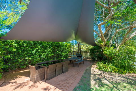 At The Sound Noosa Motel - Tourism Search 3