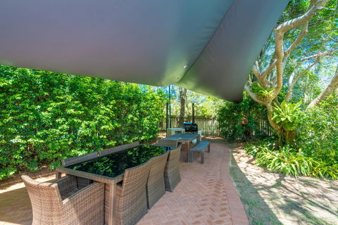 At The Sound Noosa Motel - Tourism Search 8