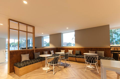 Woodroffe Hotel - Tourism Search 25