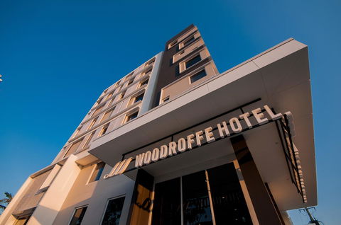 Woodroffe Hotel - Tourism Search 18