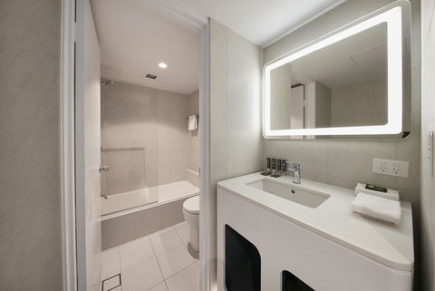 Novotel Surfers Paradise - Tourism Search 13