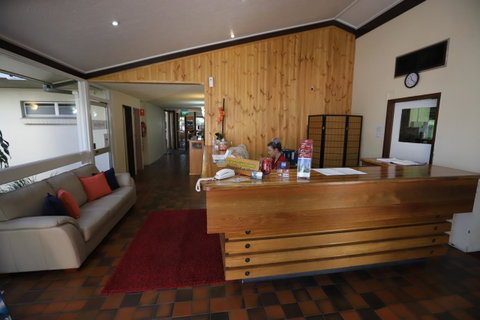 Emerald Central Hotel Official - Tourism Search 10