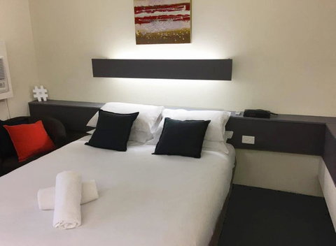 Emerald Central Hotel Official - Tourism Search 18