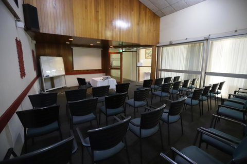 Emerald Central Hotel Official - Tourism Search 16