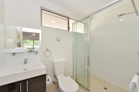 Lychee Tree Holiday Apartments - Tourism Search 42