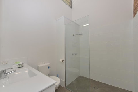 Lychee Tree Holiday Apartments - Tourism Search 18