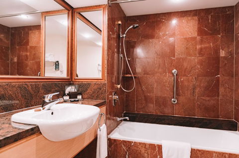 Pullman Cairns International - Tourism Search 17