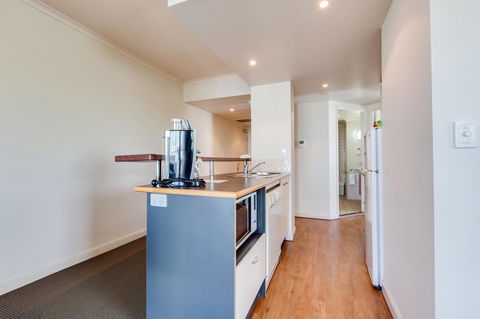 Central Cosmo Apartment Hotel - Tourism Search 10