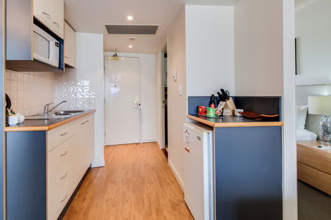 Central Cosmo Apartment Hotel - Tourism Search 26