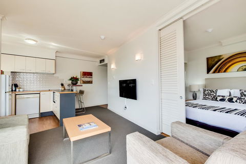 Central Cosmo Apartment Hotel - Tourism Search 29