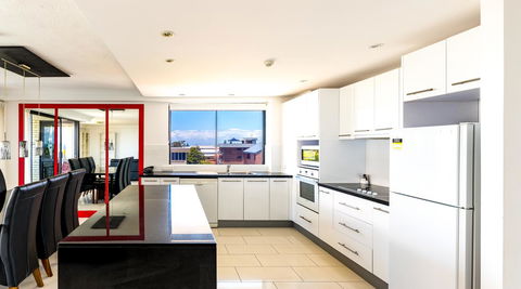 Burgess @ Kings Beach Apartments - Tourism Search 13