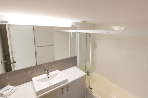 Burgess @ Kings Beach Apartments - Tourism Search 36