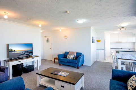 Burgess @ Kings Beach Apartments - Tourism Search 28