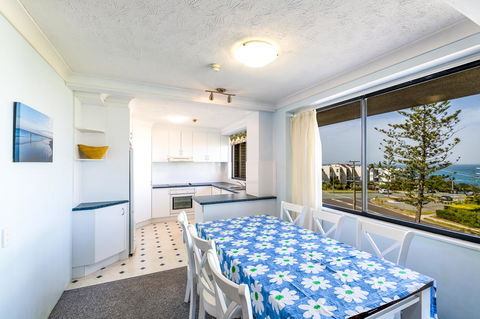 Burgess @ Kings Beach Apartments - Tourism Search 32