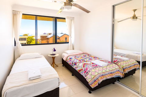 Burgess @ Kings Beach Apartments - Tourism Search 18