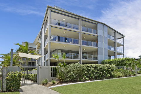 On The Bay Apartments - Tourism Search 21
