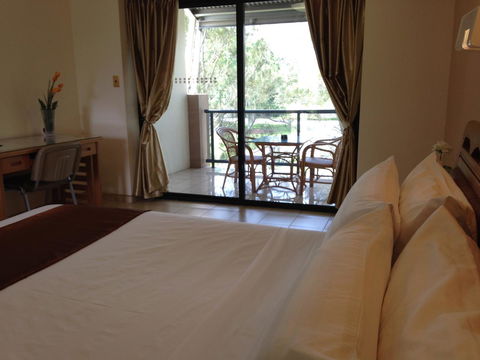 Novena Palms Motel - Tourism Search 14