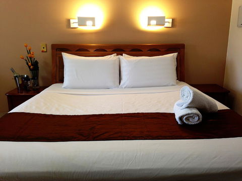 Novena Palms Motel - Tourism Search 12