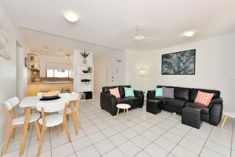 Tropical Reef Apartments - Tourism Search 25