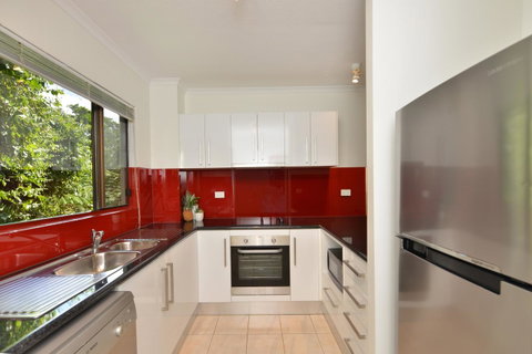 Tropical Reef Apartments - Tourism Search 11
