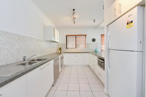 Tropical Reef Apartments - Tourism Search 19